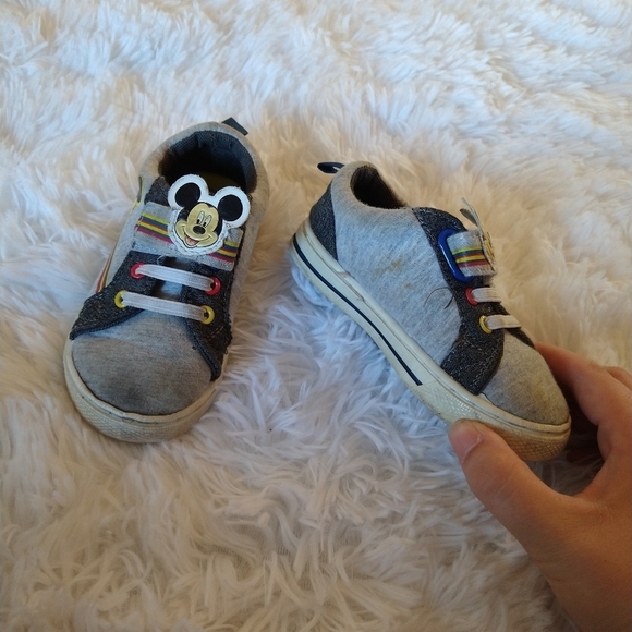 Mickey Mouse Toddler Boys Size 7 Shoes - Picture 3 of 5